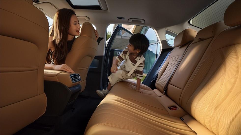 A级车的价格、B级车体验，银河星耀 6 的性价比刷新你的认知