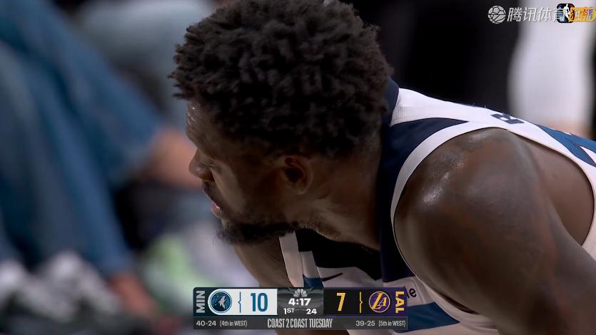 湖人大胜！最后1秒，布朗尼将球运到前场，老詹转身走入通道