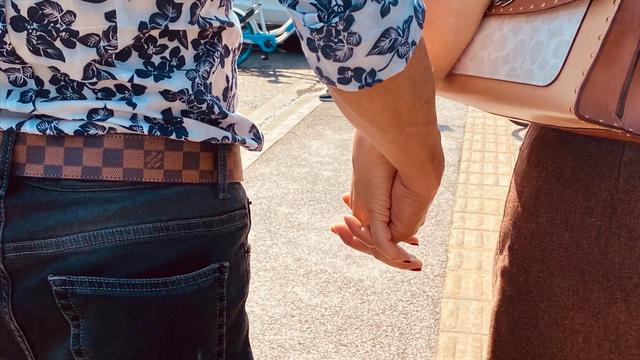 寂寞时牵住了你的手