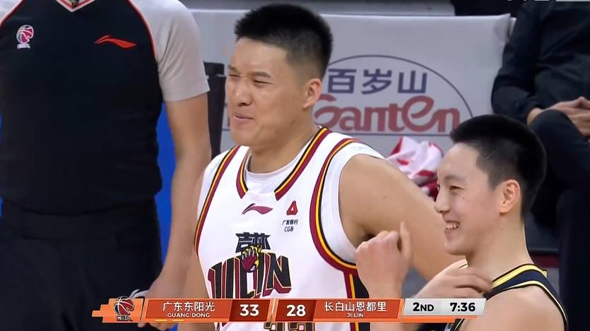 广东89-81迎5连胜！奎因32分8板11助3断，广东暂时回到第1