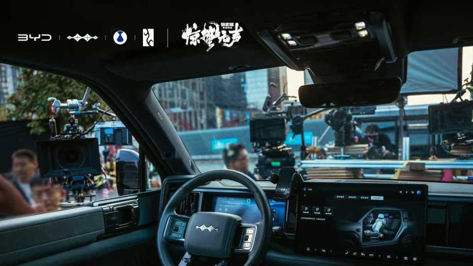 《惊蛰无声》爆火！比亚迪座驾太出圈