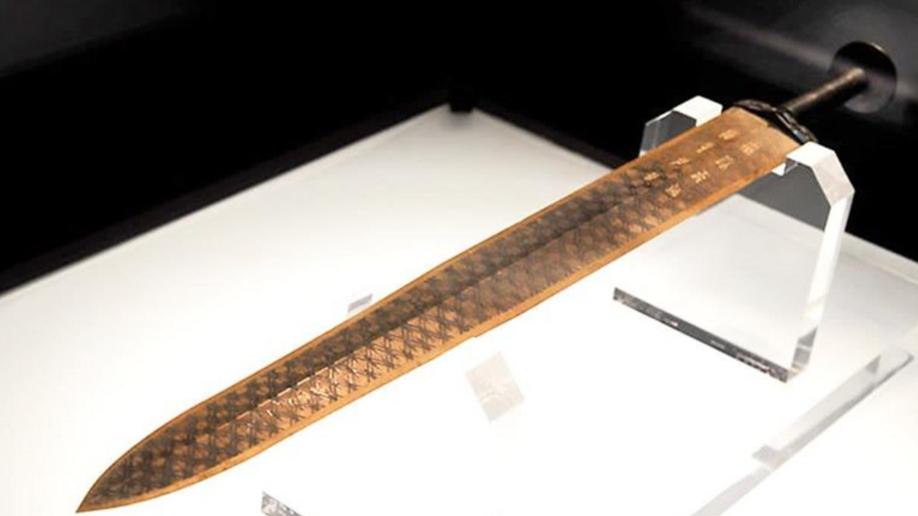 X光下的“越王勾践剑”，连专家都直呼不可能，这技术太“逆天”