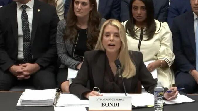 美国司法部长就爱泼斯坦案接受国会质询