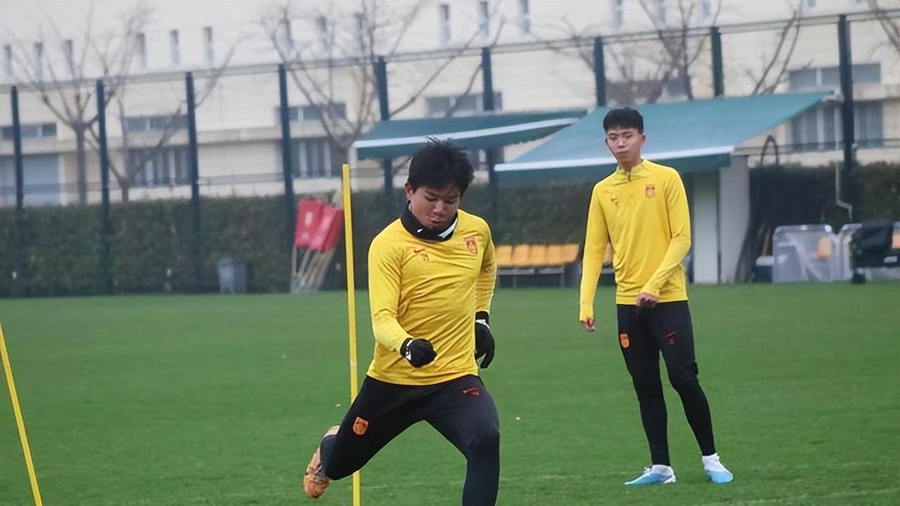 留洋喜讯！21岁中国球员已与狼队正式签约