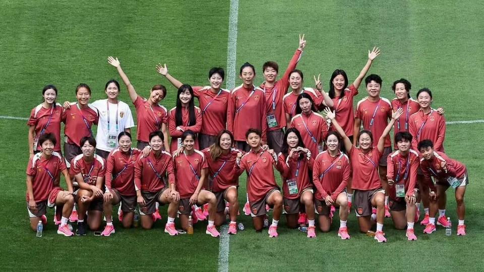 王霜不上场，缺了发动机？王妍雯顶替，3月17日18时+女足亚洲杯半决赛：东道主澳大利亚VS中国女足，