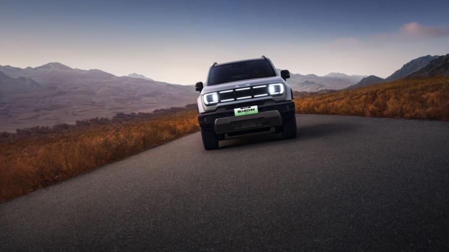 硬派越野“家”化？BJ40增程元境智行版或成新选择