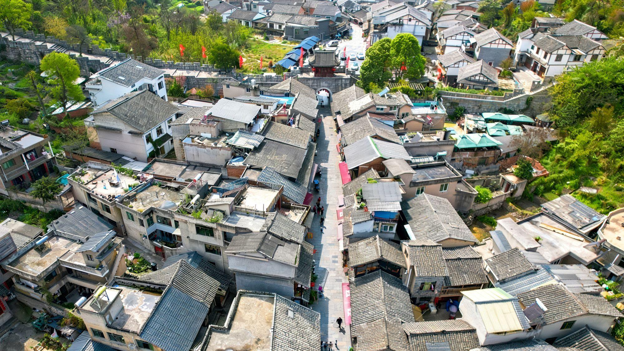 贵阳青岩古镇，探秘石头筑起的边城，俯瞰一座屯堡的前世今生