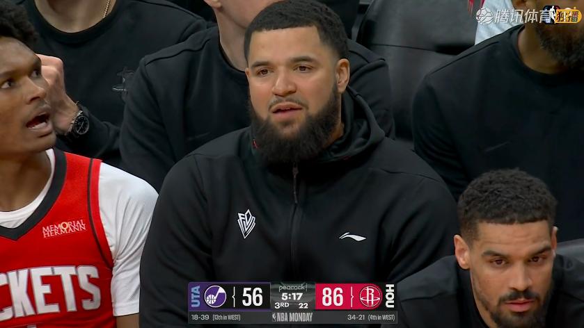 火箭大胜！杜兰特18+5+12，赛后乔治走过来，和阿杜拥抱致意