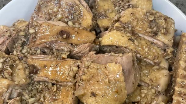 重庆家常胡椒鸭：煸炒焖煮，鲜辣入味教程