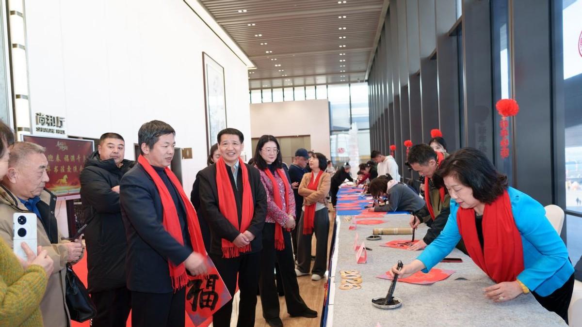 “翰墨迎春 福满青岛”新年书法交流会成功举办