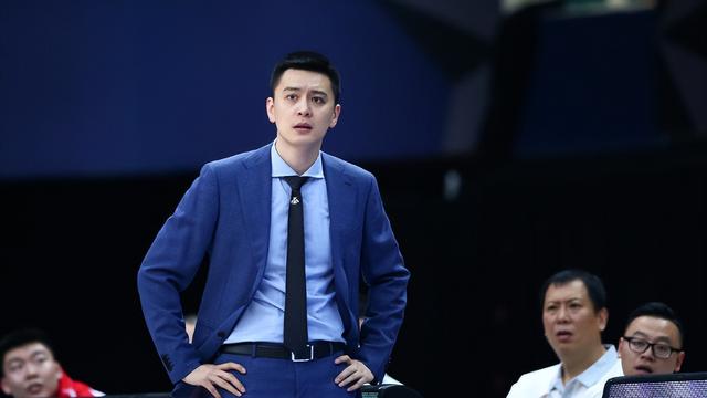 杨鸣成香饽饽！多家俱乐部虎视眈眈，北控男篮赶紧抢人