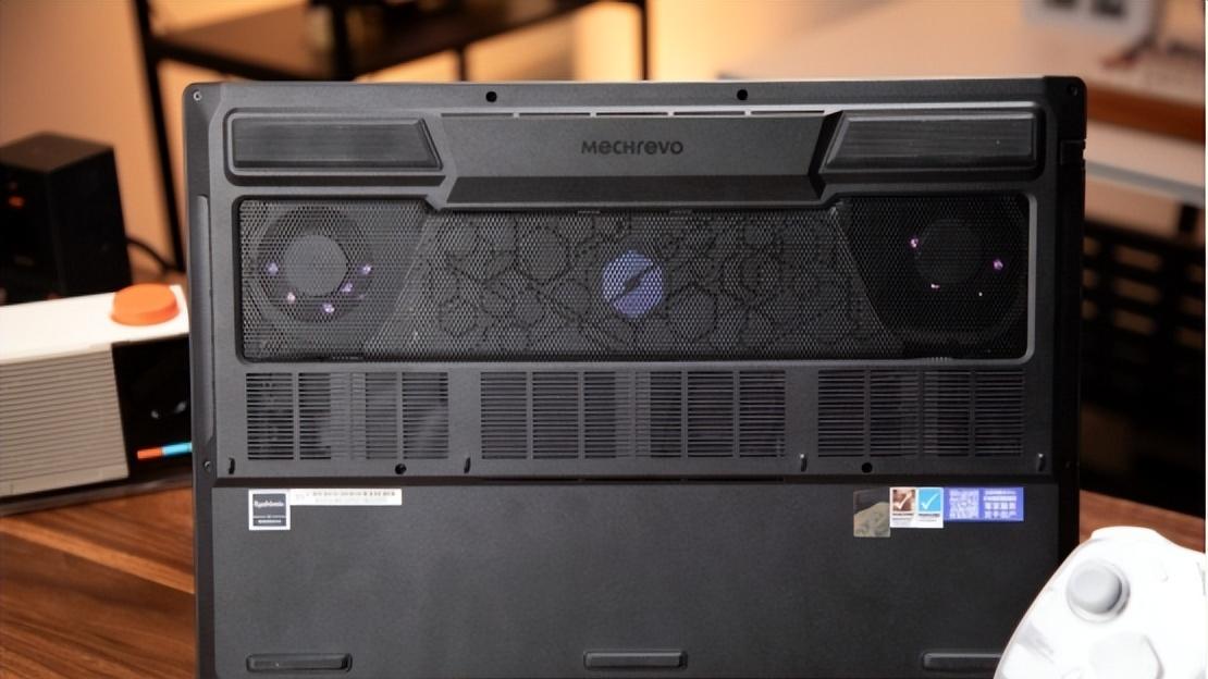 机哥的18英寸有点东西，耀世18 Pro开启新范式