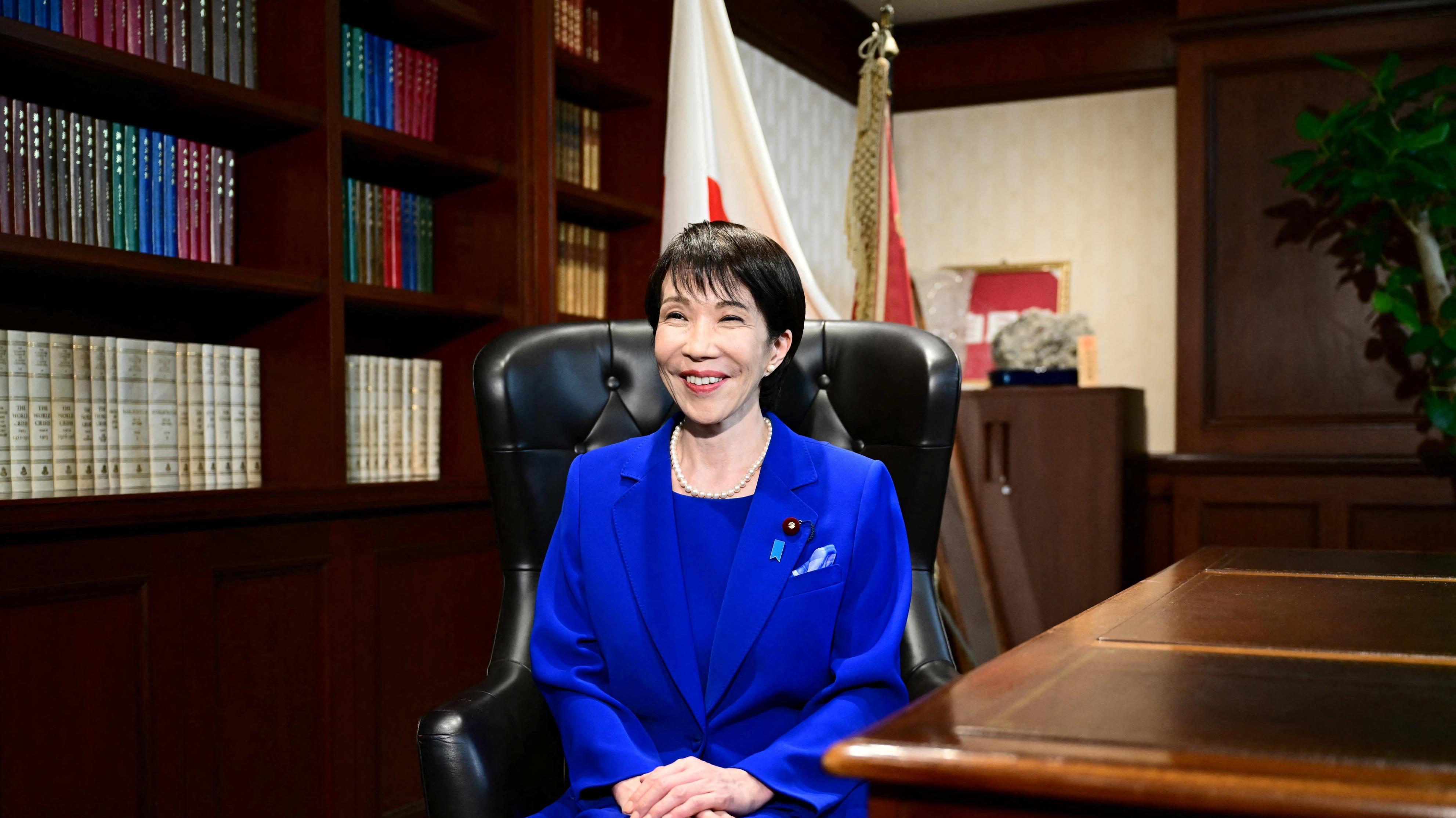 炸了！日本高市早苗赢麻了，战后最狂首相上线，每一步都在踩中国红线