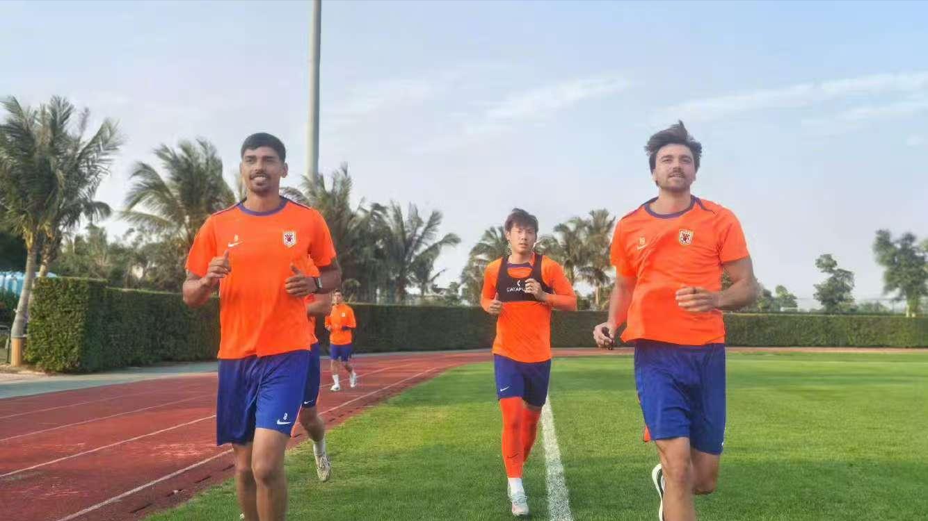 土超黑又硬来泰山？名记：新经纪人推荐，之前的都是陪标