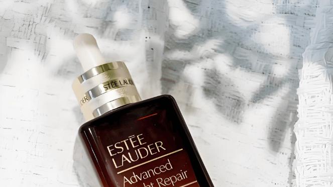 功效型精华群雄逐鹿：7款热门抗老修护单品谁能C位出道？