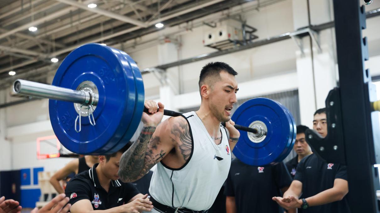 被鲁蜜骂怕了！邱彪凌晨回应被喊“下课”：心凉了，自身水平有限