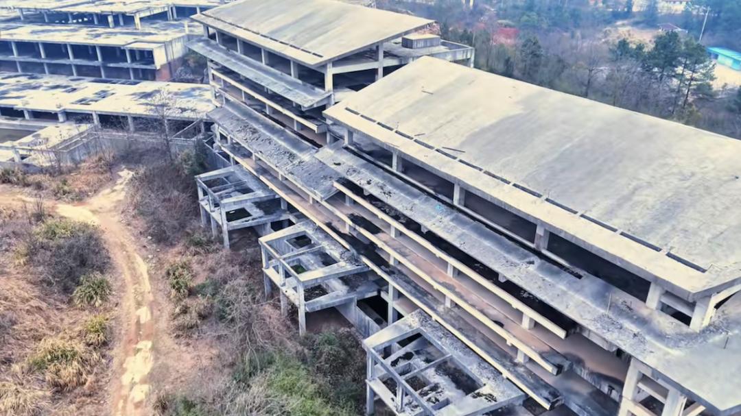 沉睡12年！砸6亿的湖南娄底最大“幽灵酒店”，真的醒不过来了？