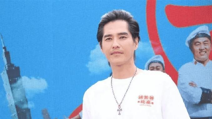 全网破防！蓝正龙道歉 S 妈释怀过往，谈大 S 一句大白话太戳心