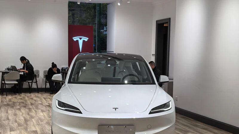 特斯拉这波操作，让整个车圈沸腾了，真能提升销量吗？