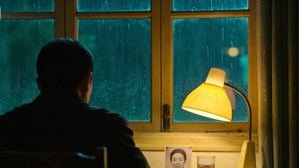 清明寄哀思，灯下无故人