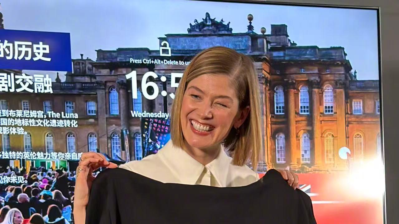 舞台剧电影《非穷尽列举》：法律精英的身份撕裂：一场无法定罪的灵魂审判