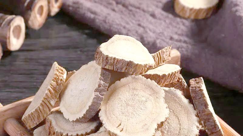 荨麻疹，湿疹的病根多在“湿”，一味中药特效药，祛湿又止痒