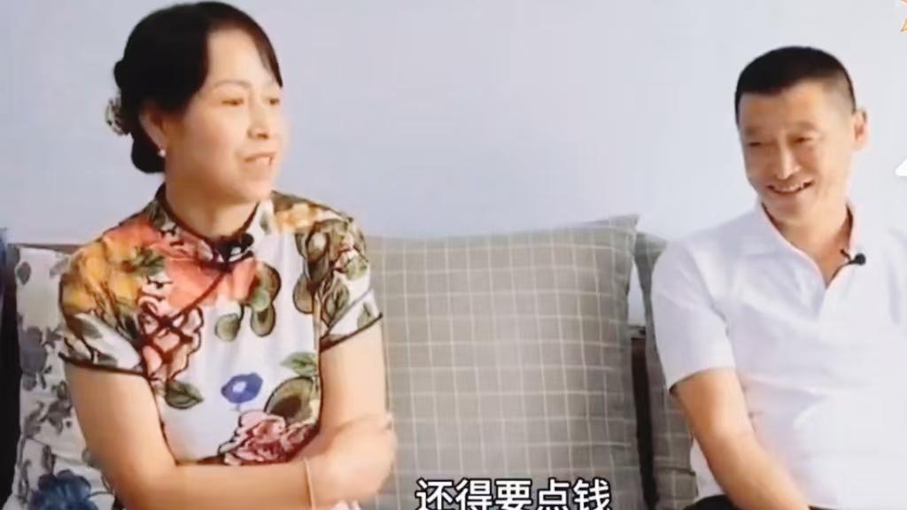 大妈颜值高身材好，要5万彩礼要求男人养她，她能让男人开心快活