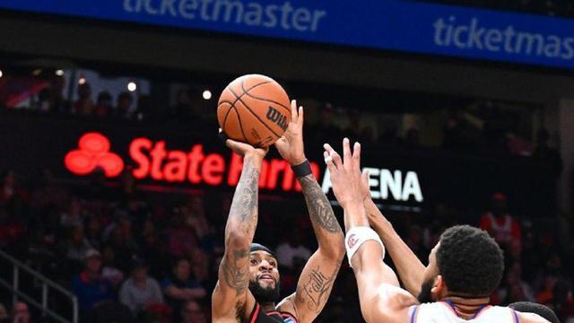 布伦森30分 尼克斯108-105力克老鹰 沃克36分