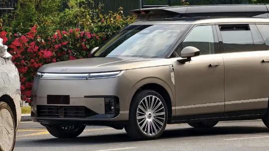 小鹏今年重磅SUV实车现身！高端SUV要变天