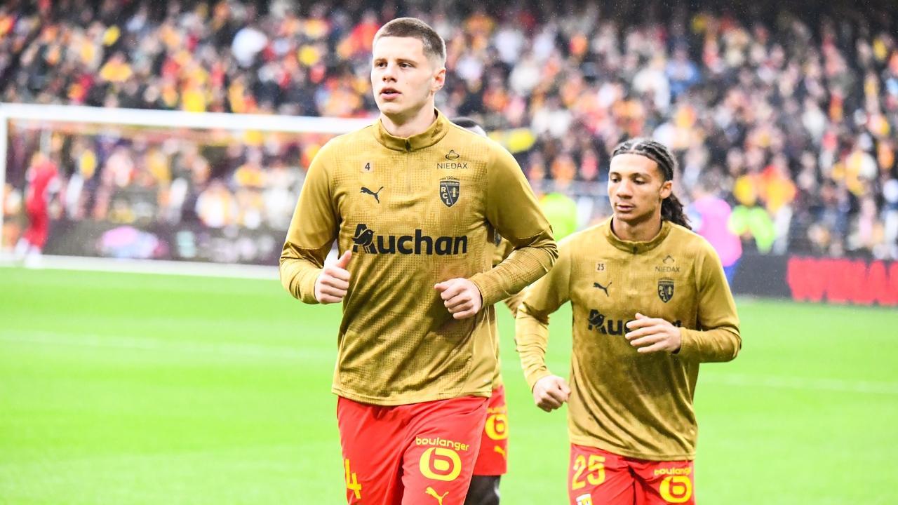 天助巴黎圣日耳曼：2-3，法甲领头羊遭摩纳哥队逆转，4连胜终结