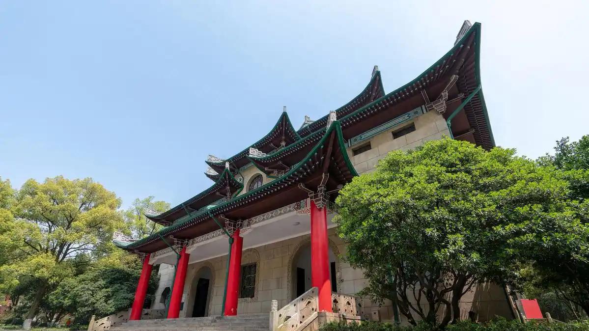 东北大学vs湖南大学，怎么选？以前我也觉得差不多，深入了解后才明白——这3点差别太大了！