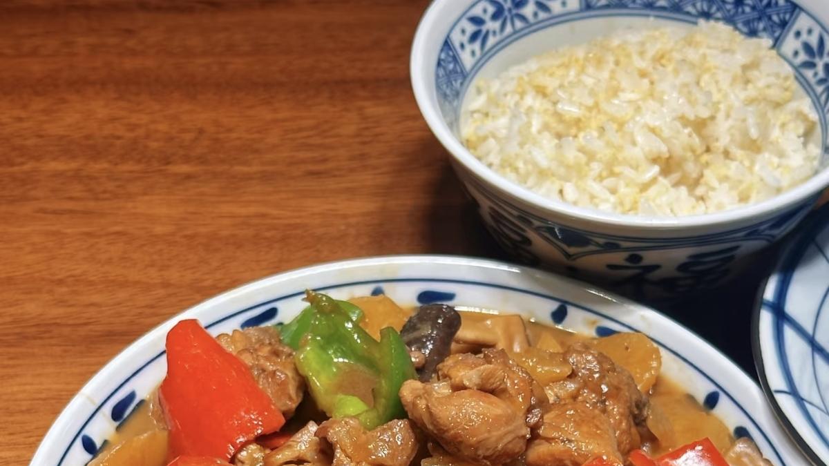 超费米饭的黄焖鸡，汤汁浓郁鸡肉嫩滑