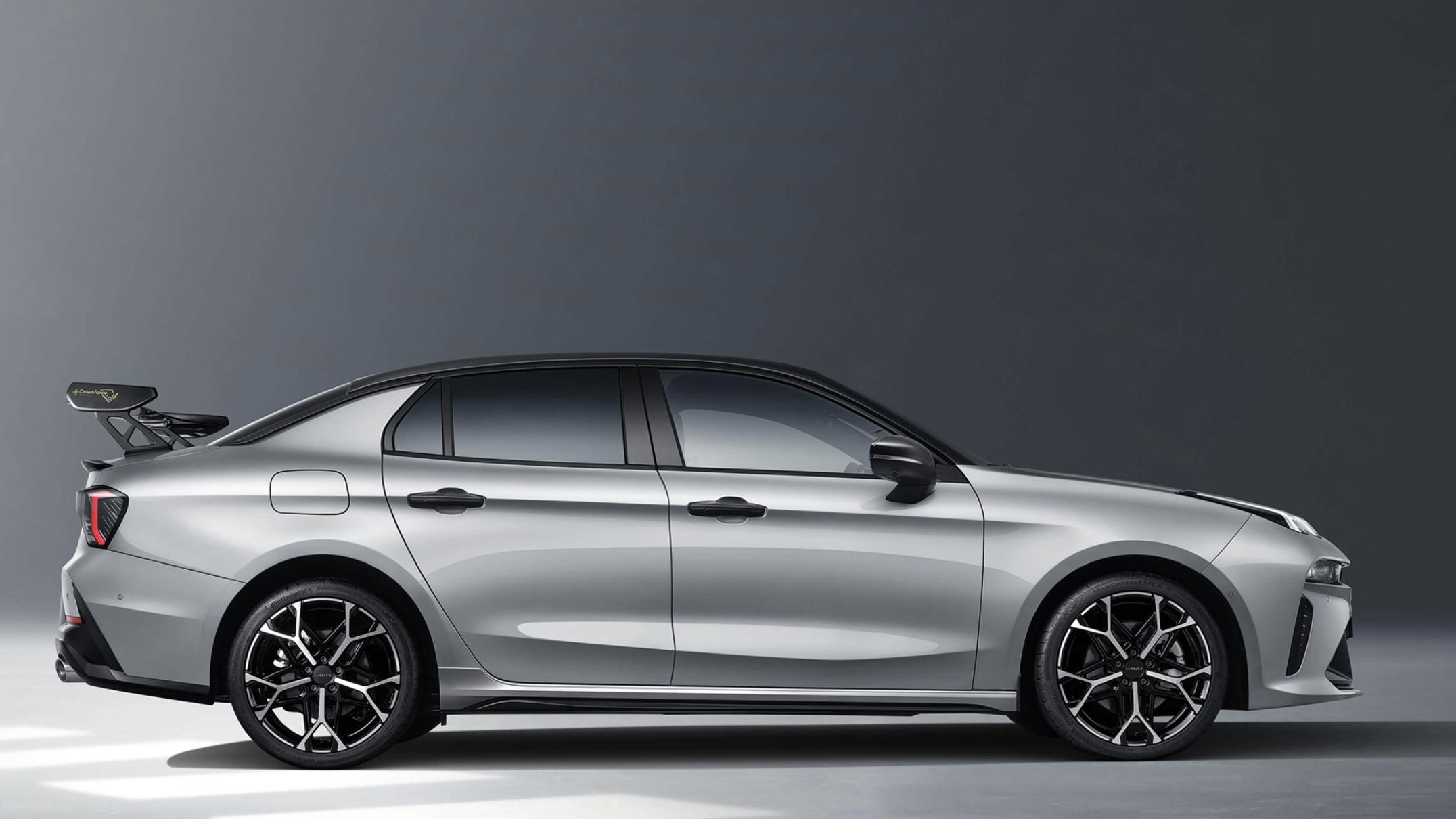 低调的国产轿跑，黑化运动套件+三段可调尾翼，272马力、加速6.5s