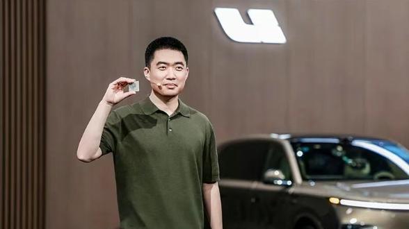 炮轰整个行业！智能汽车并不智能，理想直言要做iPhone？