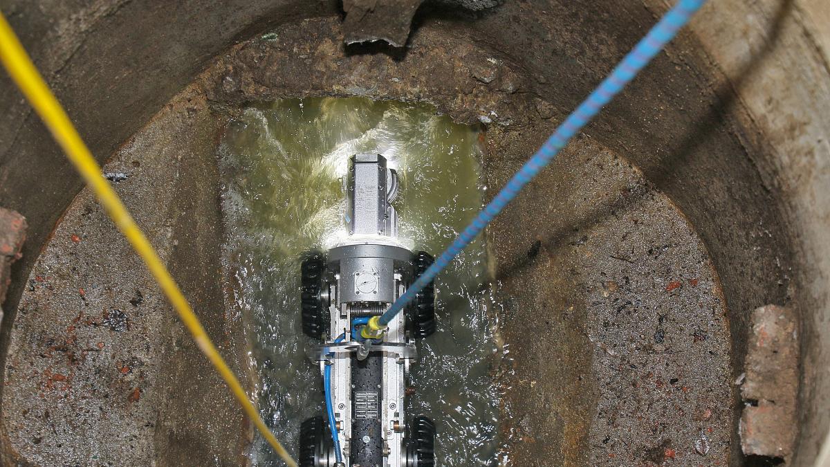 美军新型钻地弹实测：能穿透60米钢筋混凝土？