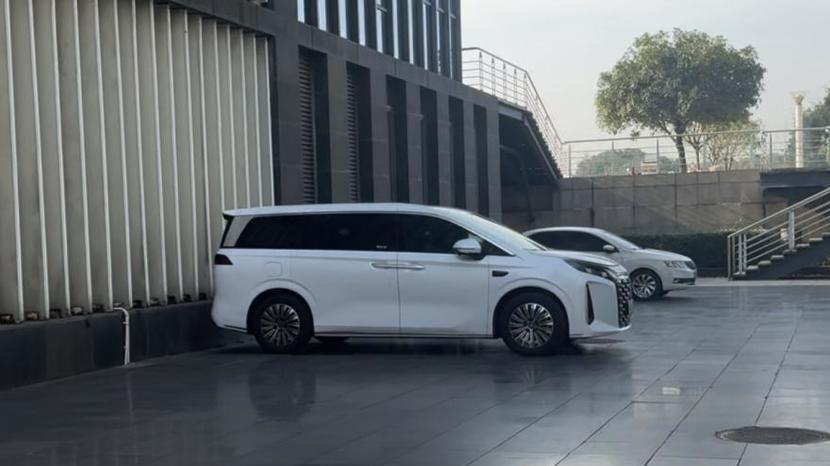 比亚迪在大学校园风靡，受到老师们青睐