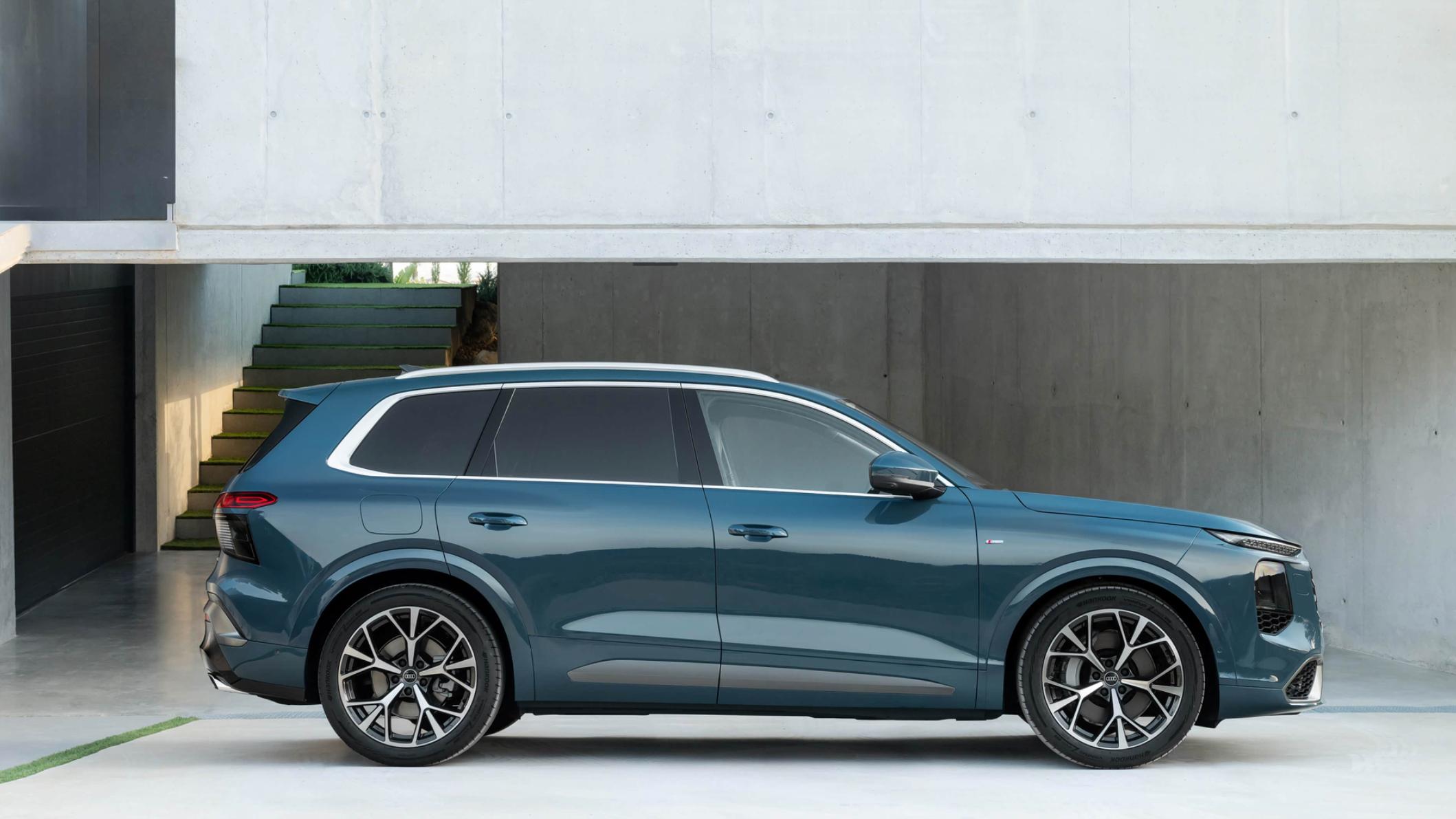 新一代奥迪Q7，全新灯光设计，5座/6座/7座布局，搭载V6混动