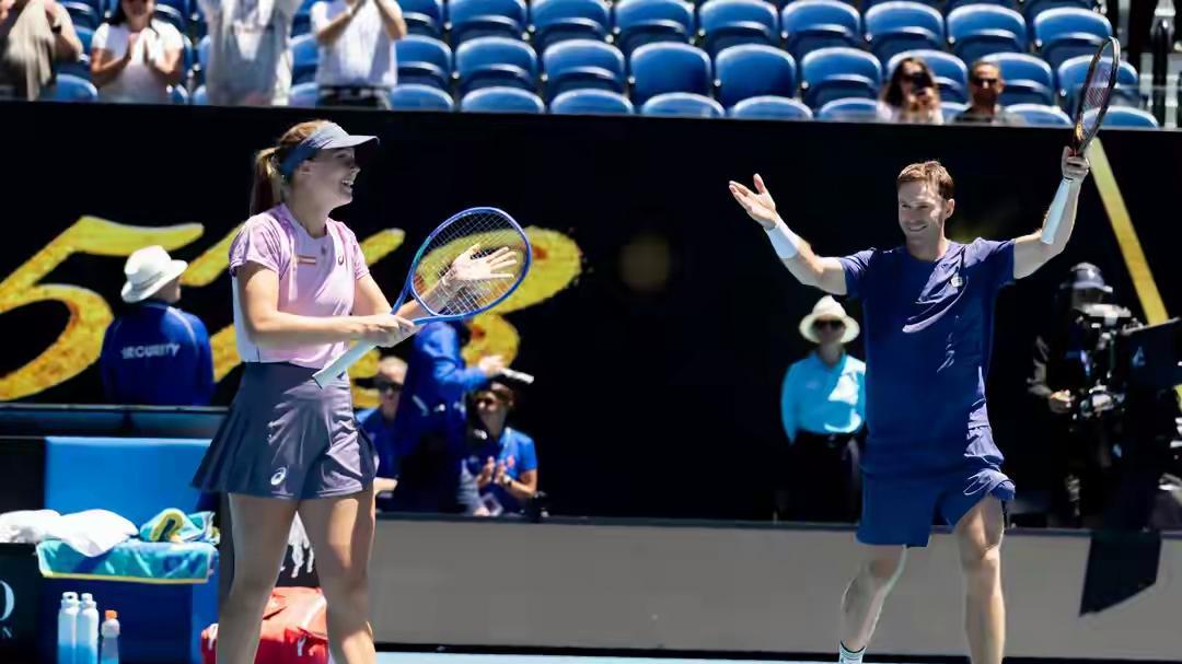 盖德基/皮尔斯2-1逆转卫冕 澳网混双新王加冕