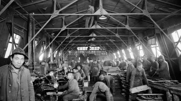 一战中被遗忘的14万中国劳工：与德军厮杀，战后遭法国女性争抢