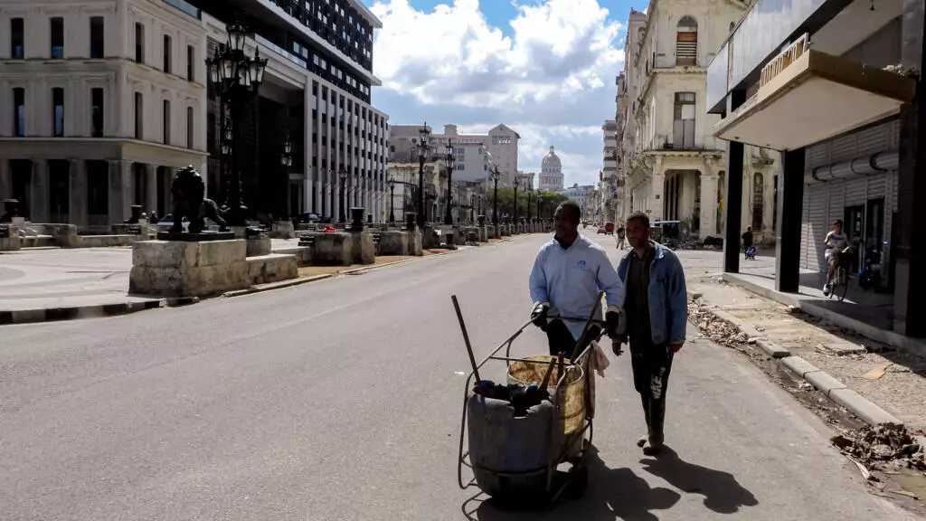 西语：墨西哥试图在不激怒美国的情况下弥补古巴燃料短缺