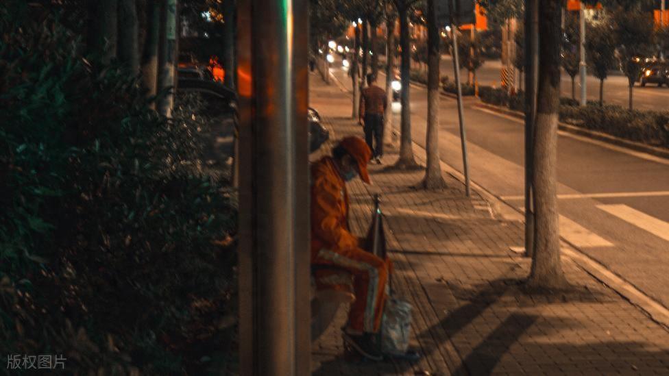 人大代表提议：50岁以上工人不该再熬夜，应给高龄工人划夜班红线