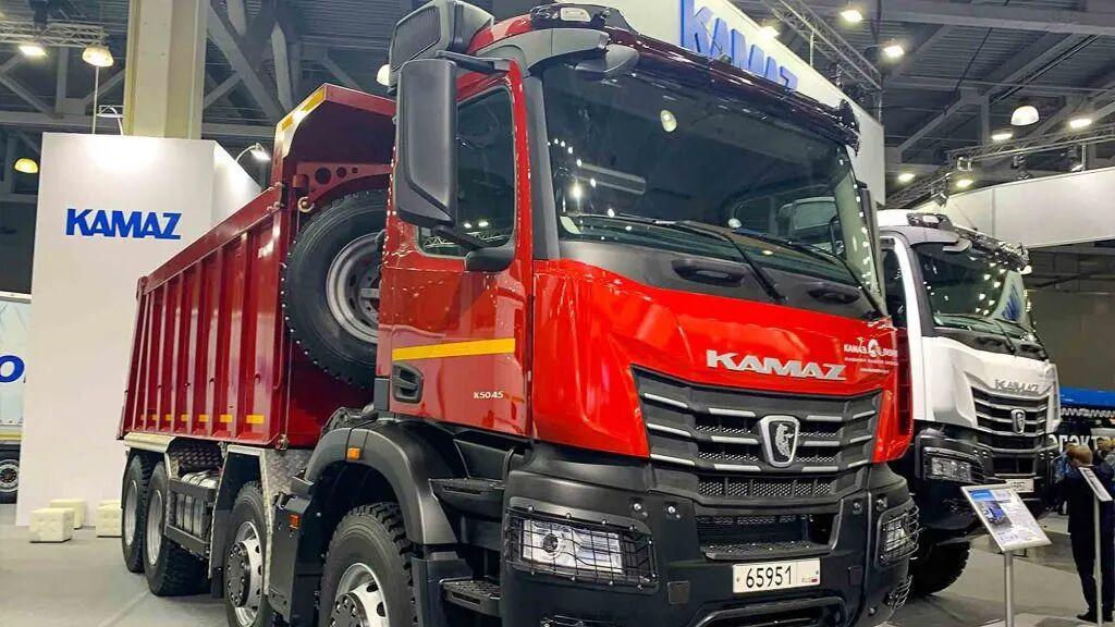 利勃海尔发动机+奔驰驾驶室底盘，却因制裁难产！卡玛兹KAMAZ-65951自卸车实拍回顾