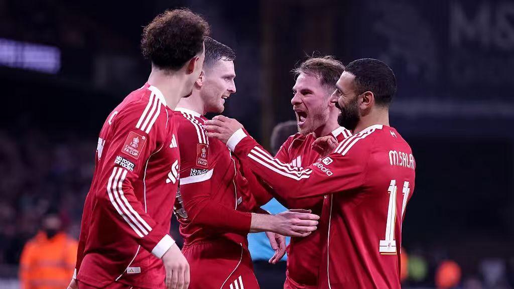 周日英超西甲前瞻：曼联VS维拉，利物浦VS热刺，巴萨VS塞维利亚