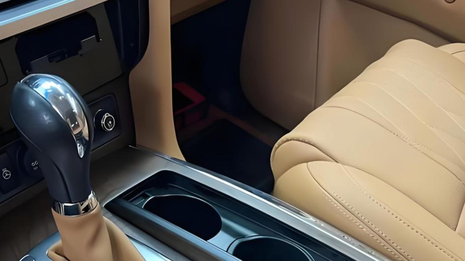 经典越野“复活”，搭载V6混动，非承载车身，前后独悬+超级四驱