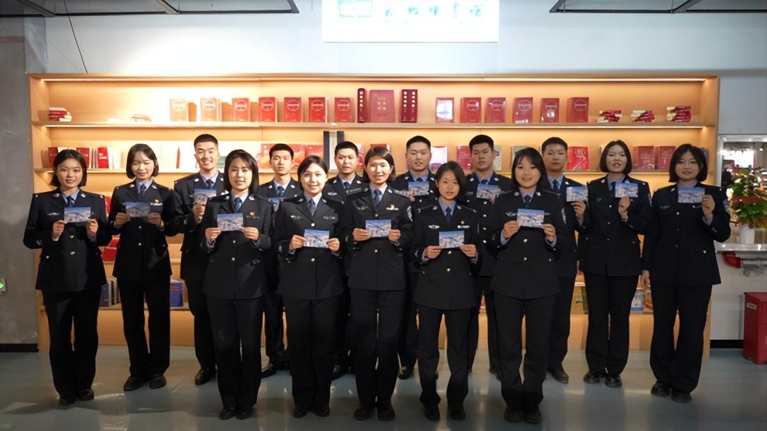 冬季玩雪到吉林 青春助力大冬会 大学生冰雪文旅“五进”推介活动走进“这有书”文化空间