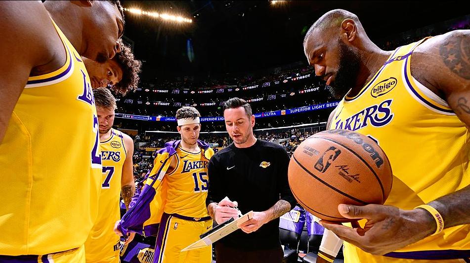 湖人防守形同虚设！雷迪克无限换防=给对手递菜单，东契奇成背锅侠