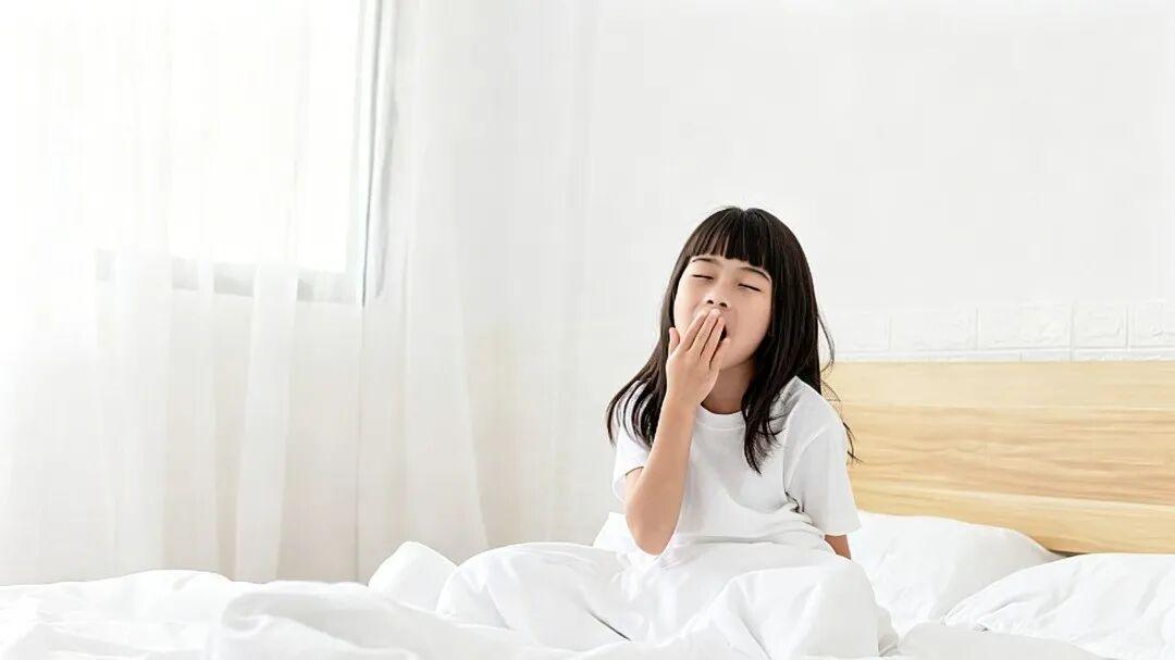 孩子学习总拖拉，试试让他早起，效果大不同