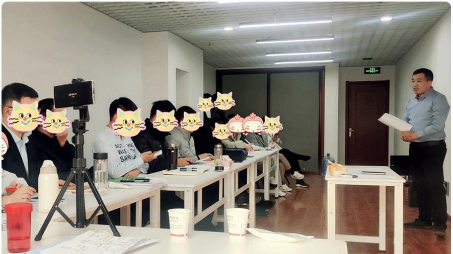 拒绝模板化答题！潍坊奇小丫山东公考面试个性化定制更出彩