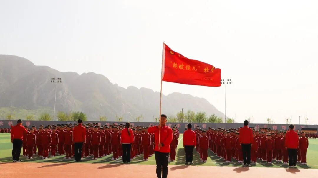 鹅坡武校军事化教育训练大观摩圆满举行