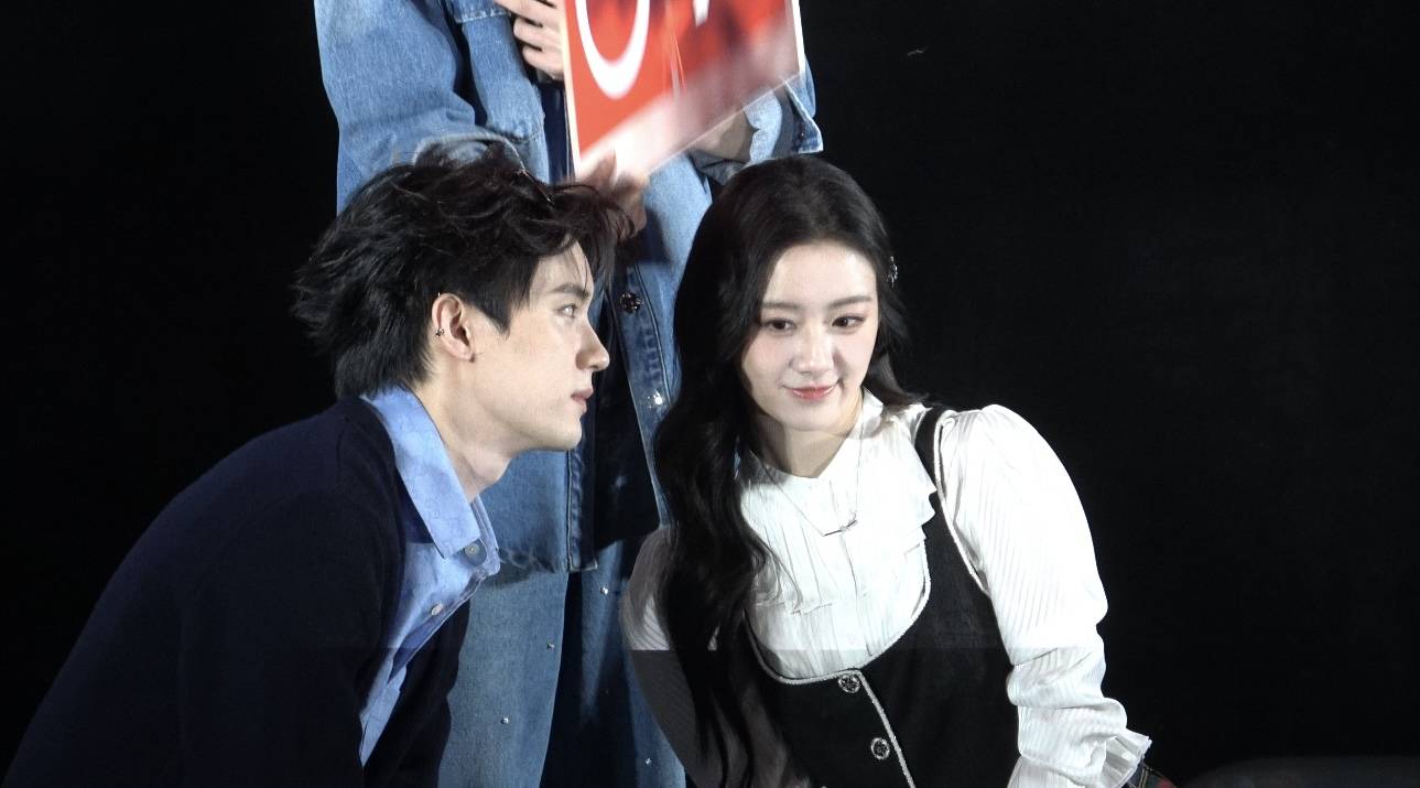 周翊然包上恩追剧团爆笑！江湖夜雨十年灯梗点拉满